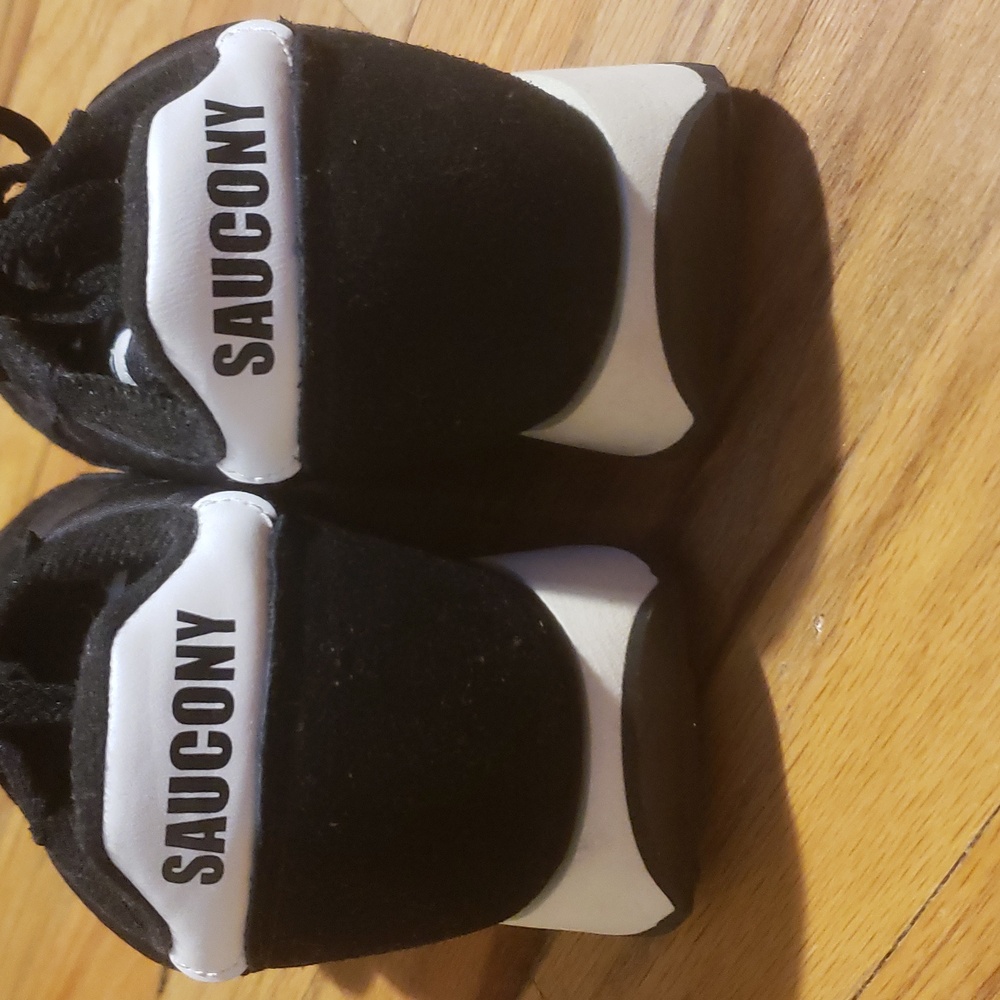 Classic Saucony Sneakers || Black,size Men's 8 - Picture 3 of 3